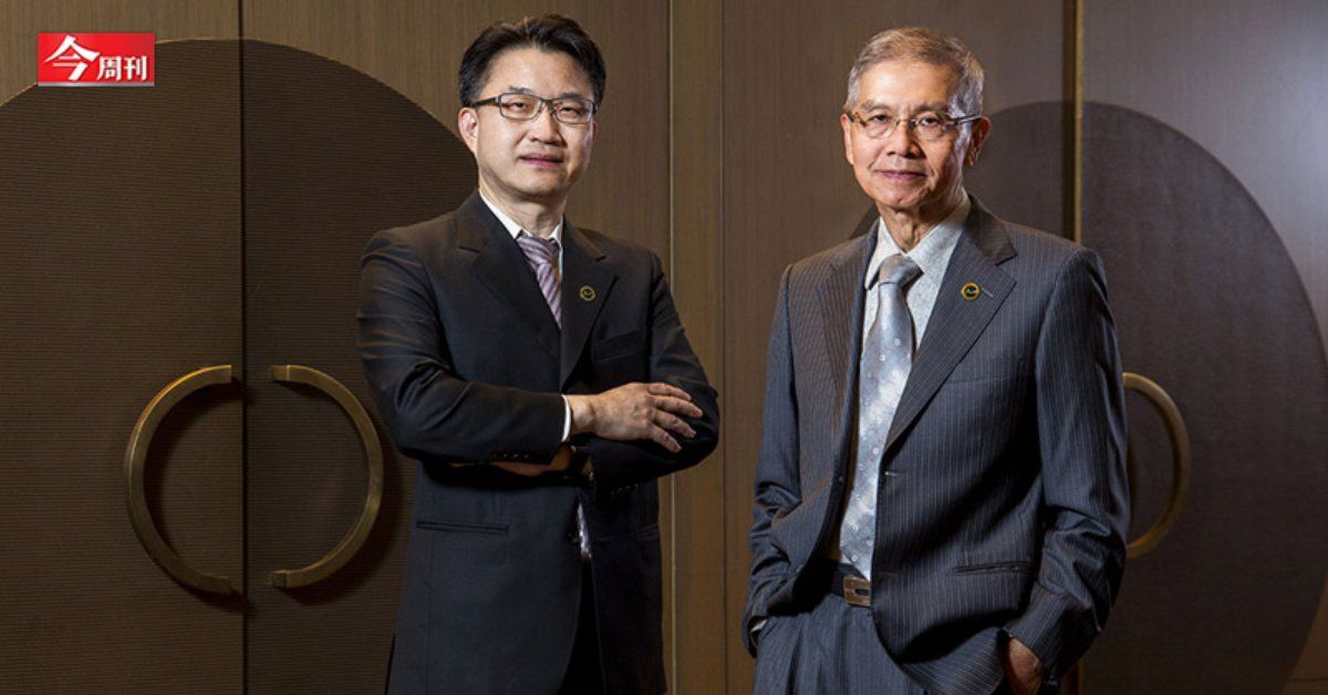 昱展新藥董事長林東和（右）與總經理文永順（左），帶領昱展創下台灣生技史上授權紀錄。